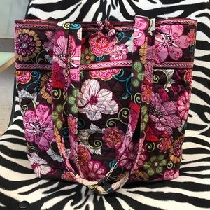 Vera Bradley quilted/patterned shoulder bag